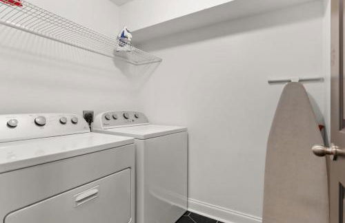 Fabulous Classy and Comfy 3BD 2BA Home and Parking - Foto 22