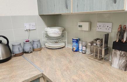 Peterborough Nice House with garden free parking - Foto 7