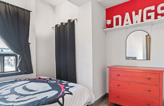 Home is Where the Arch is Across From Uga! - Foto 2