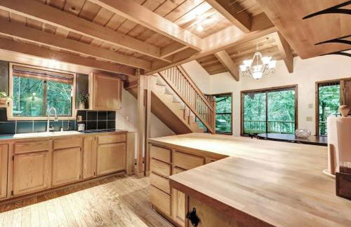 Picturesque Cabin Hot Tub - Foto 15