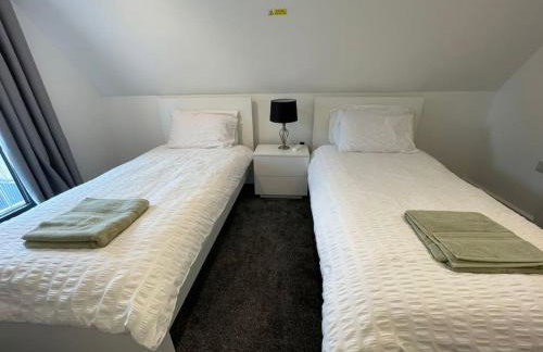 Orchid Lodge - Two Bed Generous Flat - Parking, Netflix, WIFI - Close to Blenheim Palace & Oxford - F4 - Photo 29