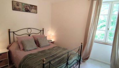 T3 avec sa terrasse au cœur du village médiéval - Foto 3