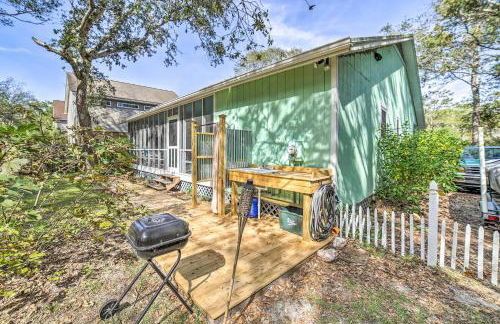 Oak Island Home with Yard Less Than 1 Mi to the Beach! - Foto 26