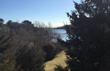 Stunning Spacious Cape Cod House with Water Views - Foto 34