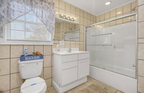 Beach Haven - Modern Home; Close to town! - Foto 20