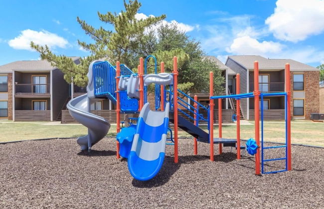 Midland Condo With Pool - Photo 16