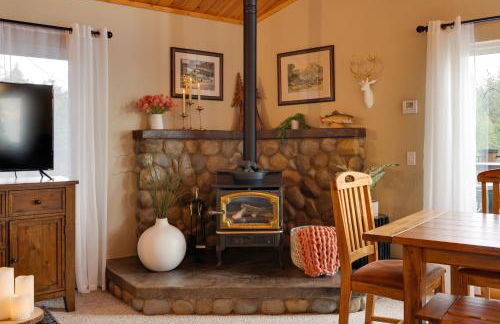 Hot Tub and Scenic Views Luxury Twain Harte Cabin! - Photo 13