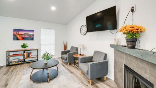 Game Room and Patio Family Home in The Colony! - Foto 4