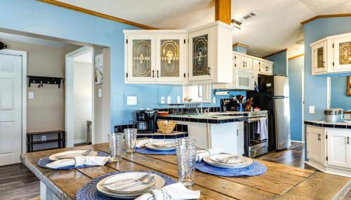 Resort Dock and Boat Ramp Home with Wolf Bay Access - Foto 2