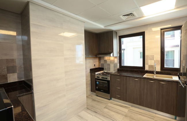 Marbella Executive 2 Bedrooms Balcony - Photo 15