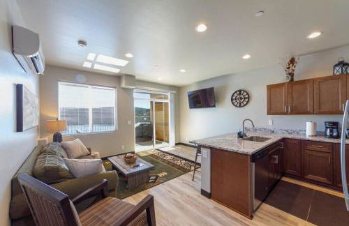 Wonderful Triplex Unit With Spectacular Lake View! - Foto 13