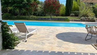 Villa Les Folies - magnifique jardin avec piscine - Foto 2