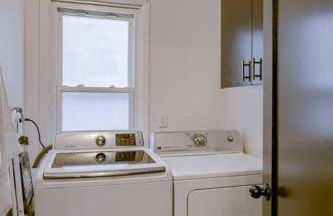 Beautiful - 4bd with Contemporary Interior - Foto 40