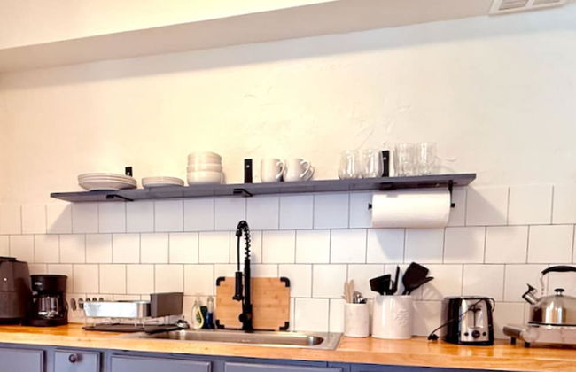 Renovated 2BR Near Paseo With Wifi Smart TV 31B - Photo 1