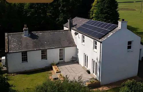 Large country house with garden, outdoor spa area & games room with Hot Tub and Fire Pit - Foto 1