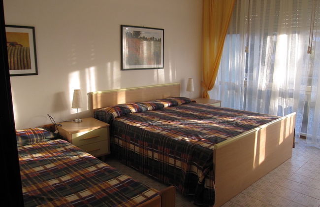 Modern Flat With Balcony and Lift at Grado Pineta - Photo 2