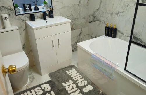 West park Royal House, Holidays, Contractors,Relocation,Free Parking & WiFi - Foto 62