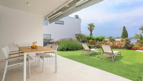 Apartment Vengust - Foto 2, sunbed, Garden view
