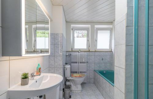 Berghof Wörner 2 Wohnungen für bis zu 20 Personen mit Balkon I Terrasse I 4 Bäder I NETFLIX I Ruhig und gemütlich wohnen - Foto 20