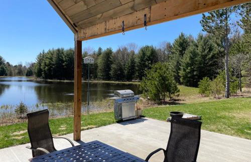 Woodsy and Private- Dream House on a 7 Acre Pond - Foto 22