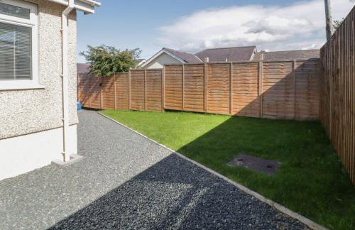 Bay View Bungalow Benllech, 5 Min Walk from Beach - Foto 11