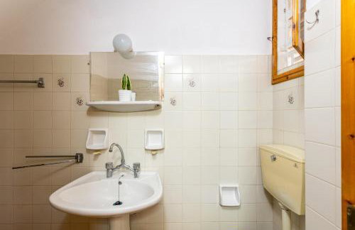 Spacious Cottage - Panoramic Sea & Mountain Views - Photo 23