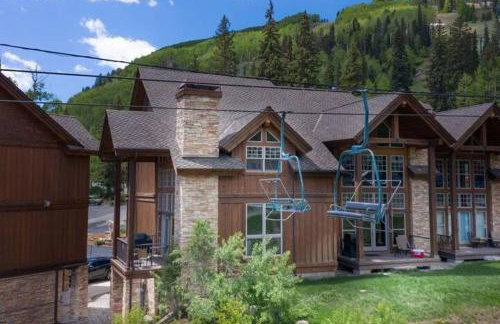 HotTub-Elkpoint-True Ski In Ski Out Family &Pet Friendly - Photo 31
