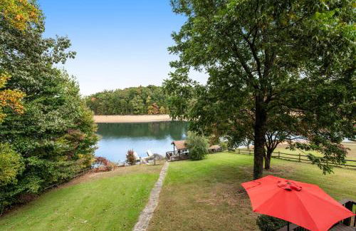 Lakefront Home Dock Covered Deck Fire Pit Dogs OK - Foto 2