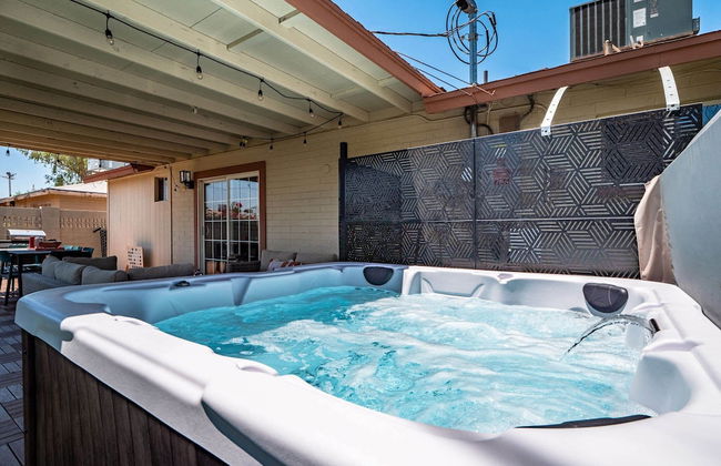 5BR Sleeps 10 Hot Tub Fire Pit Games & Walk to ASU - Foto 30