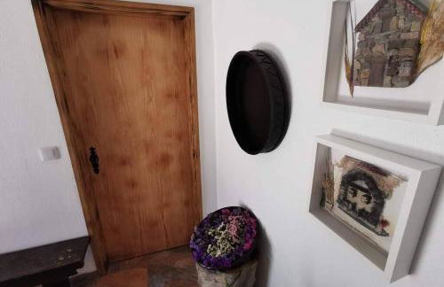 400 Year old 3-bedroom Farmhouse Central Portugal - Photo 37