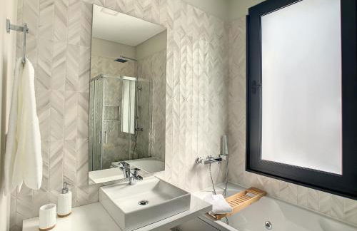 Noah - Private Sunset Hideaway by LovelyStay - Photo 14