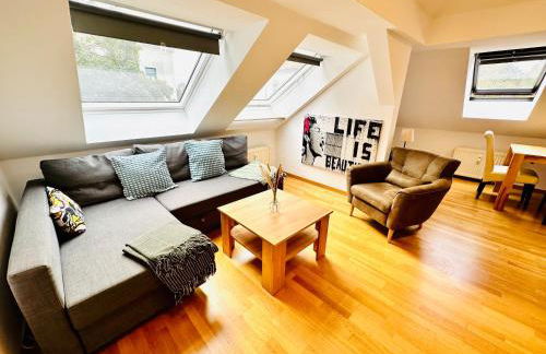 Trendige Dachgeschosswohnung in Connewitz - 3 Schlafbereiche - Platz für bis zu 5 Personen - tolle Lage und öffentliche Verkehrsmittel - Foto 8