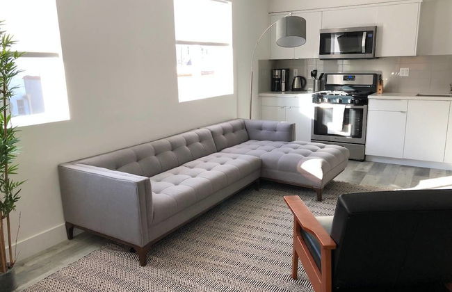 Brand NEW Luxury Spacious 3bdr Townhome Close to 3rd St - Photo 9