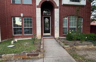 Spacious 4200 sqft - 6 bdrms 4 bath - Gym - Pets OK Near PGA - Universal KIDS - Star Frisco - Photo 1