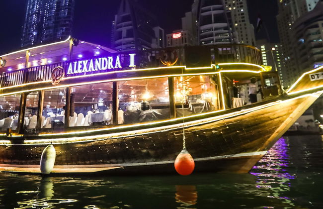 Crociera in dhow a Dubai con cena e spettacolo - Foto 1