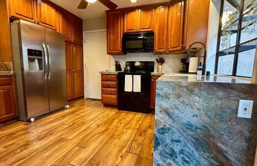 Majestic Lux Home with Heated Pool and Spa! - Foto 15