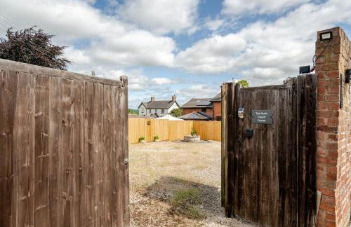 The Hurst Coach House - Photo 14