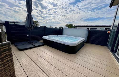 Honeysuckle Hot Tub Lodge - Foto 10