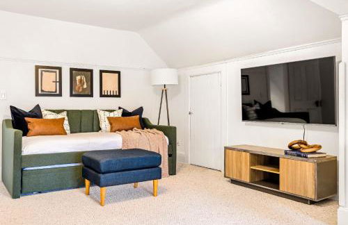 Chic Victorian Manor - Sleeps 12 - Congress Park - Foto 34