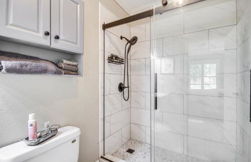 Walk to Beach Waveland Retreat with Yard! - Foto 20