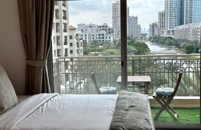 Lux BnB I Una Tower I Lakes View - Photo 3