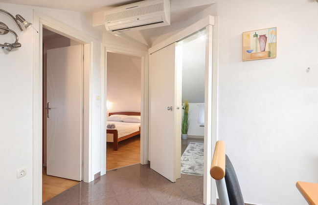 Peaceful Nature Retreat Near Krk Town With BBQ and Parking - Foto 1