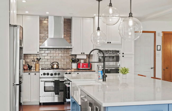 Waterside Haven by Avantstay Lakefront, Hot Tub, Game Room, Fire Pit - Photo 19