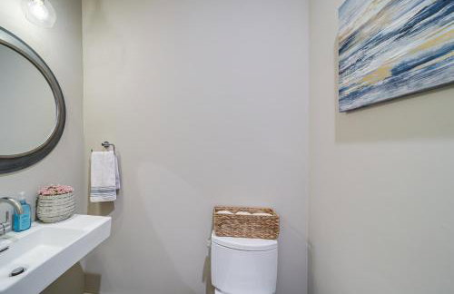 Cozy Carlton Landing Home - Pools and Lake Access - Foto 9