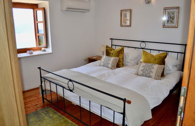 Restored 350 Year old Villa, Stunning Views, Idyllic Location, Large Pool - Photo 2