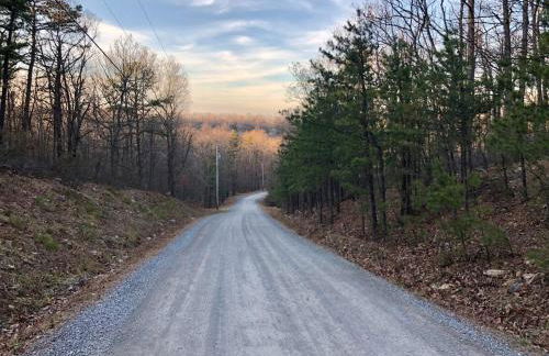Modern Mountaintop Cabin with a gorgeous view - Foto 32