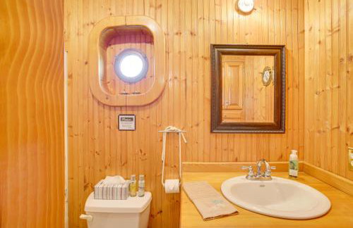 Da Boat House with World-Class Bayou Fishing! - Foto 13