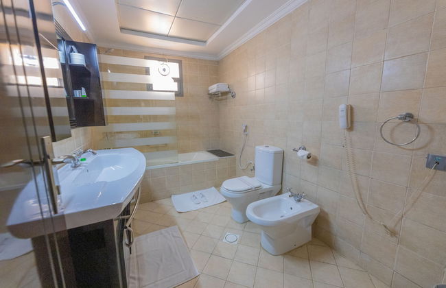 Ewan Ajman Suites Hotel - Photo 37