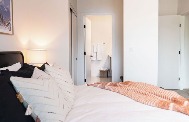 The Monashee House by Revelstoke - Photo 14