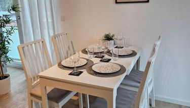 Stilvoll-möbliertes Apartment - Photo 3